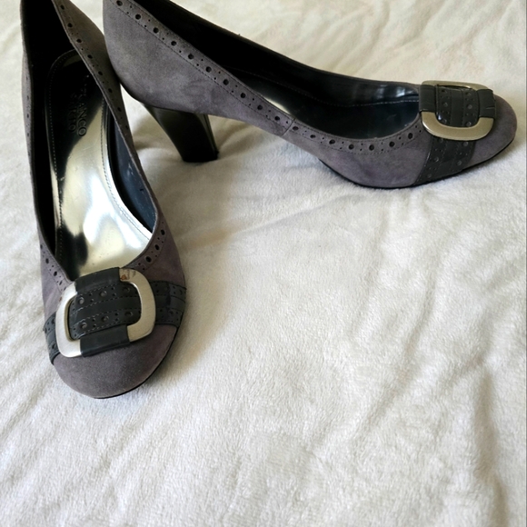 Gray Suede Buckle Pumps size 10 - Picture 14 of 14
